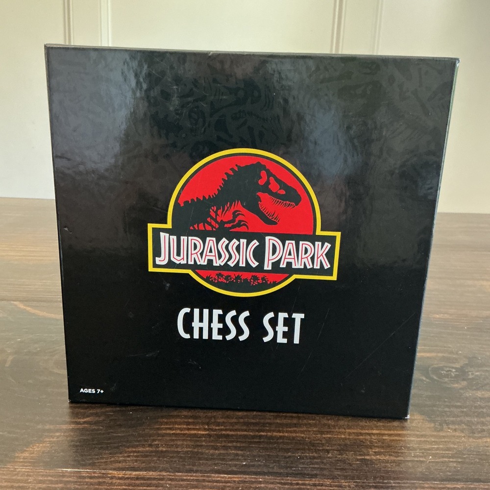 Jurassic Park The Noble Collection Chess Set Game COMPLETE Dinosaur Figures
